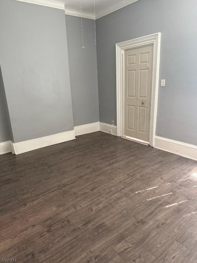 Building Photo - 61 Lake St