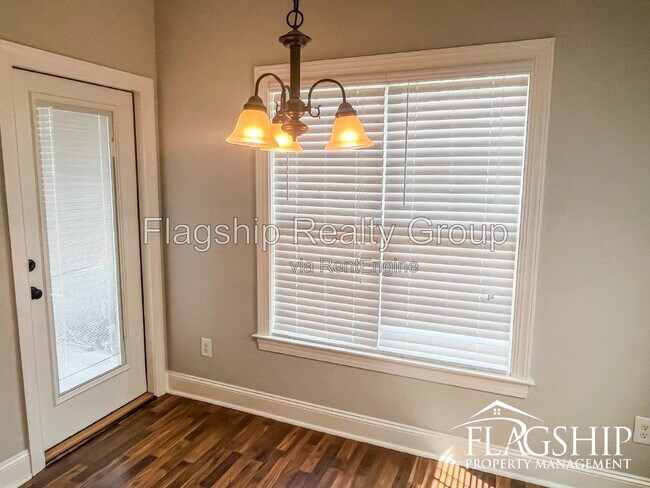 Building Photo - 2015 Leighton Dr