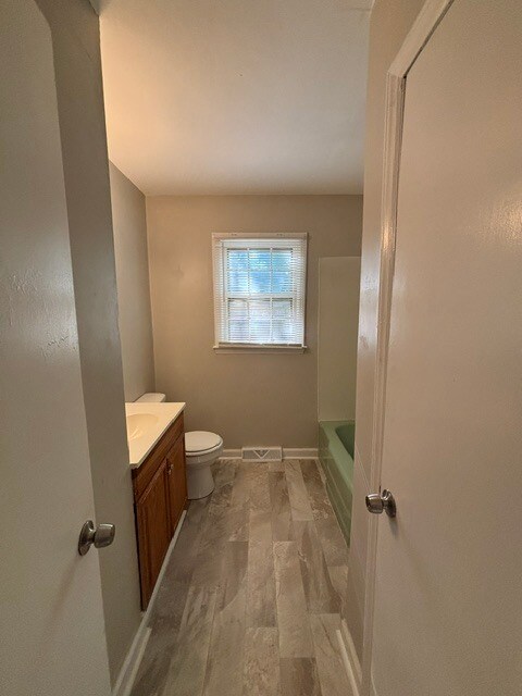 Building Photo - 3907 Raintree Dr