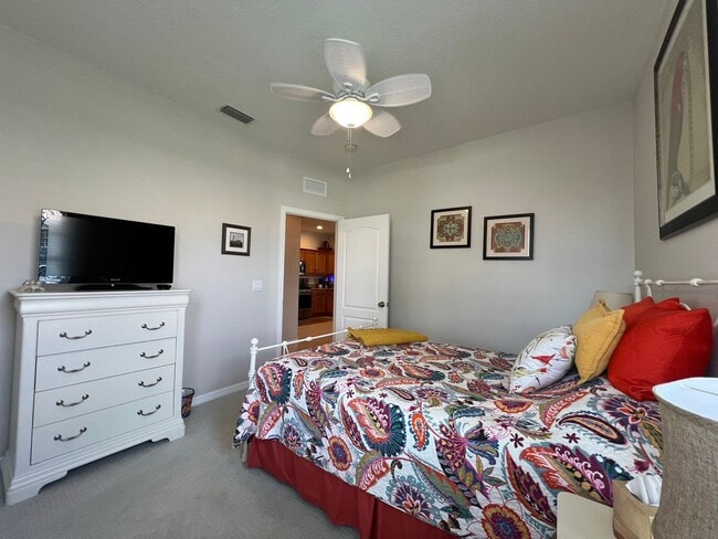 Building Photo - Short Term Rental ** Available 10/1/25 ** ...