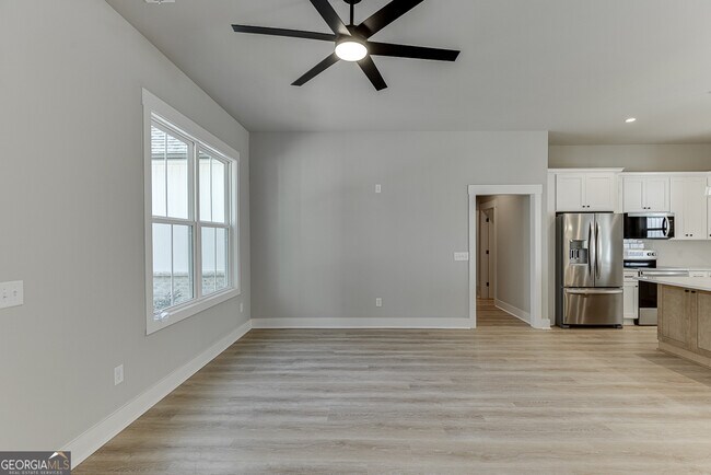 Building Photo - 125 Rains Rd