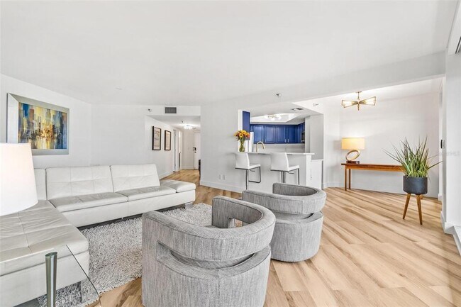 Building Photo - 5950 Pelican Bay Plaza S