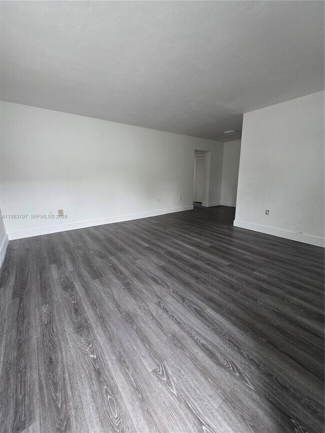 Building Photo - 53 Esplanade Dr