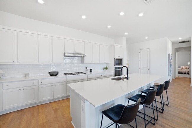 Building Photo - 256 Smoke Tree Cir