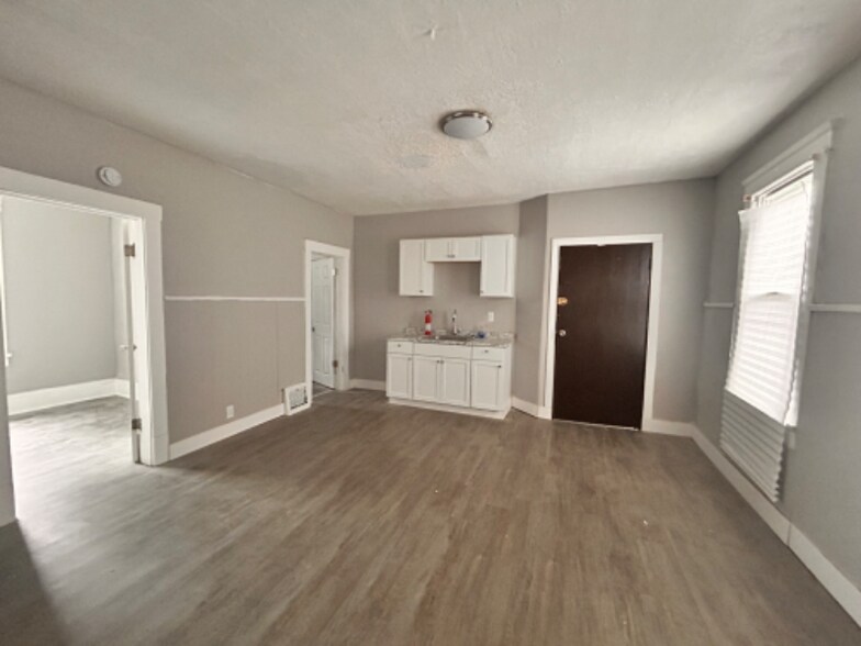 Building Photo - 6603 Gertrude Ave