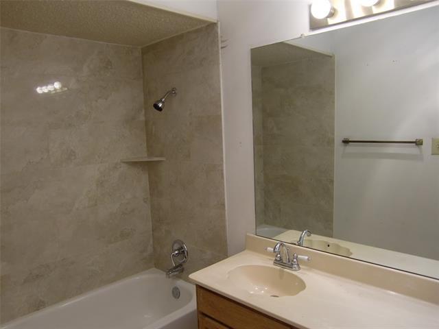 Building Photo - 2135 Cordoba Dr