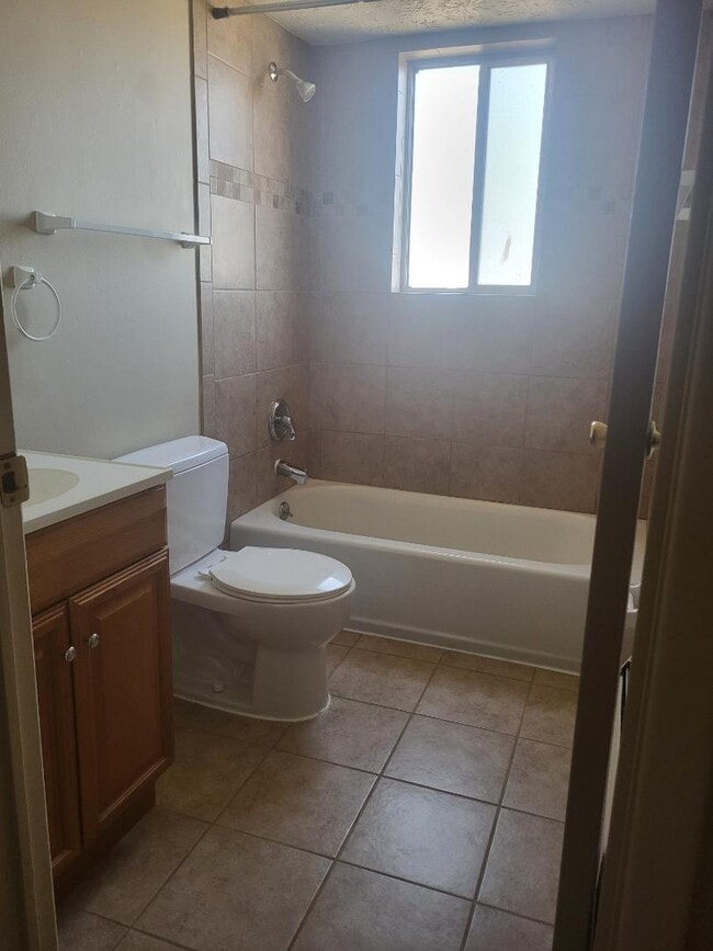 Building Photo - 20-32 Church St