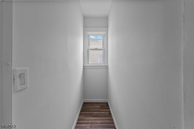 Building Photo - 268 Leslie St