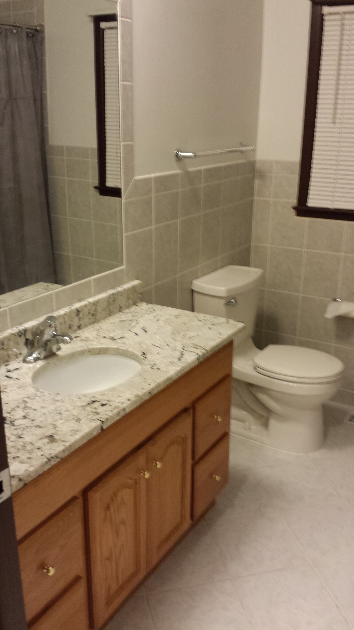 Bath 1 - 826 E Capri Dr