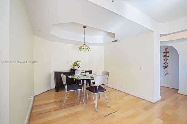 Building Photo - 3610 Yacht Club Dr