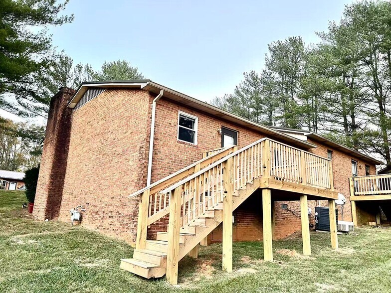 Building Photo - 1723 Todd Dr