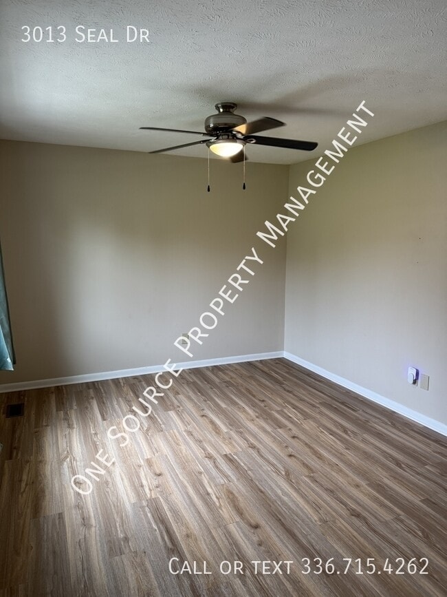 Building Photo - 3013 Seal Dr