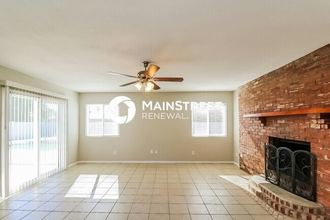 Building Photo - 3 Bedroom Pet-Friendly Home in MESA, AZ with Main Street Renewal