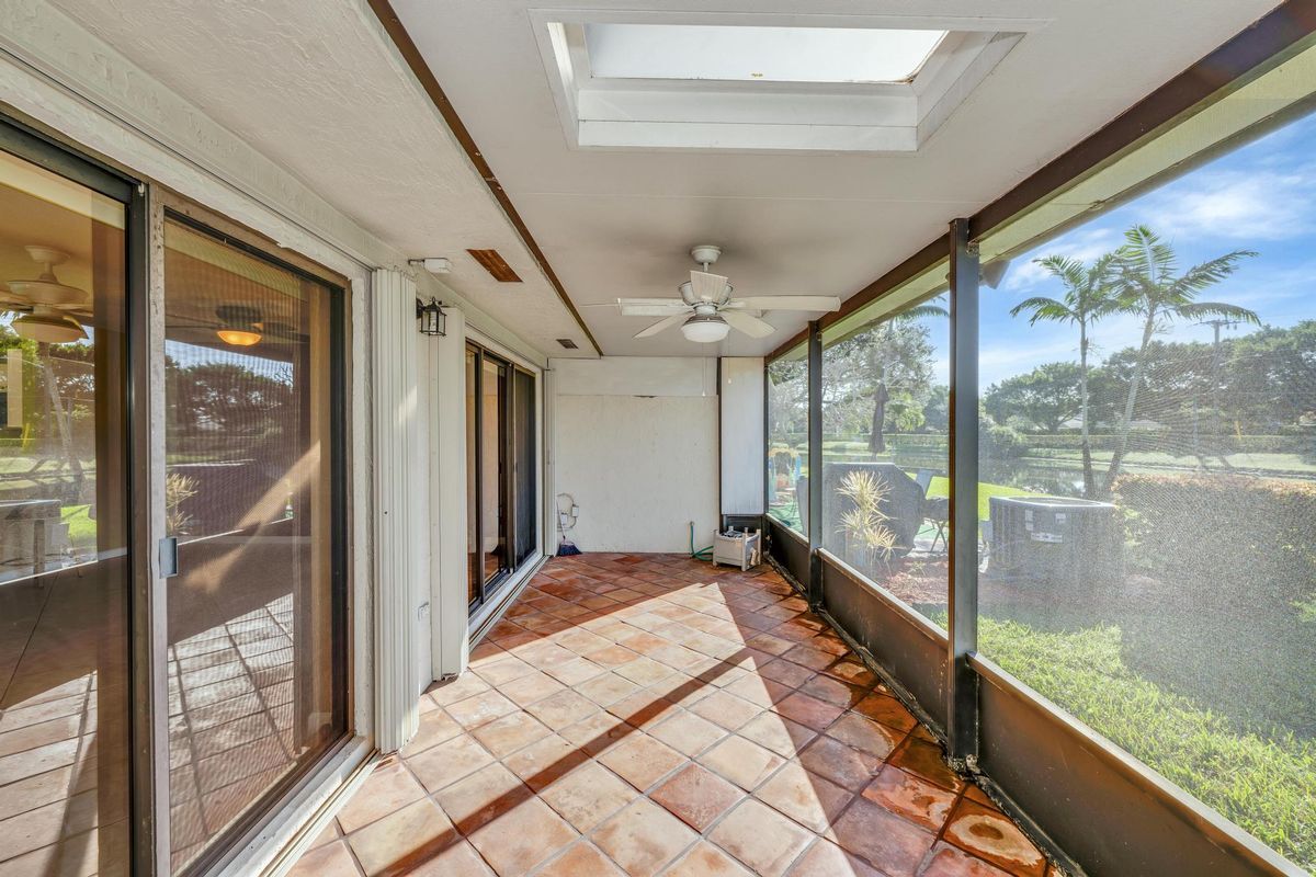 Building Photo - 9620 Alcazar Ln