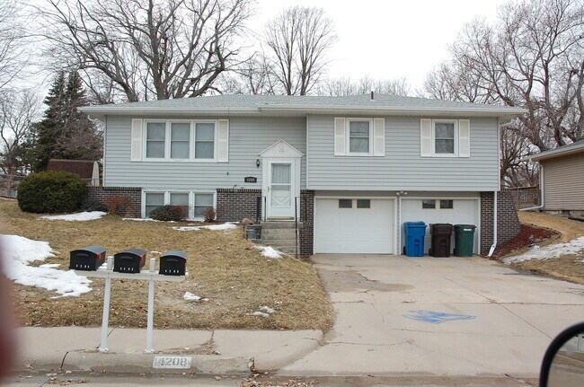 Primary Photo - 4208 Prairie Hills Rd