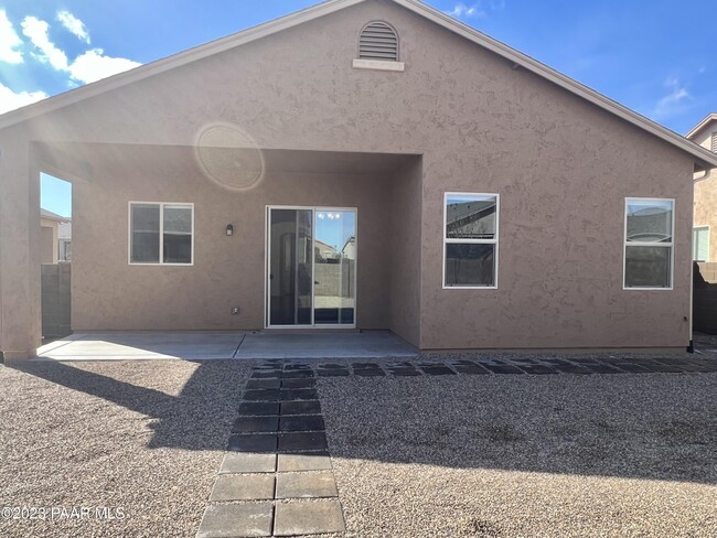 Building Photo - 5765 N Thornberry Dr