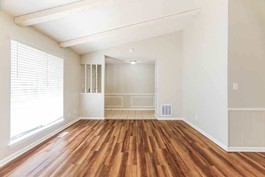 Building Photo - 1632 Maralyn Dr