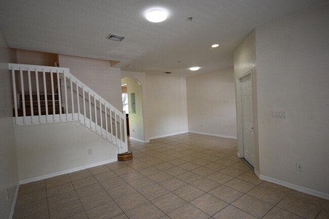 Building Photo - 2851 Prospect Rd