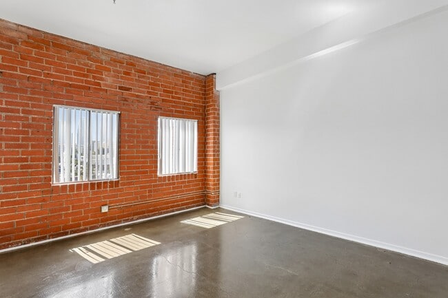 Floorplan - 1725 W. 6th St