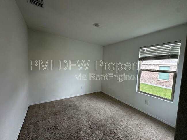 Building Photo - 1638 Woodbrook Dr