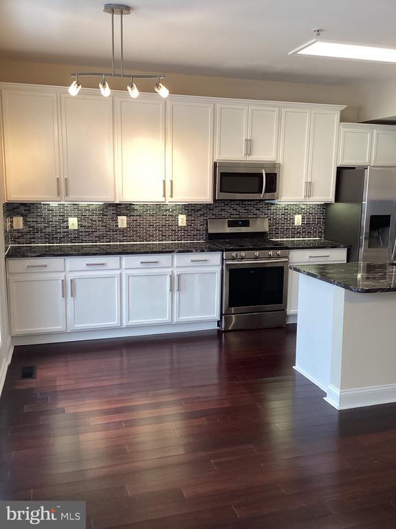 Building Photo - 23433 Clarksridge Rd