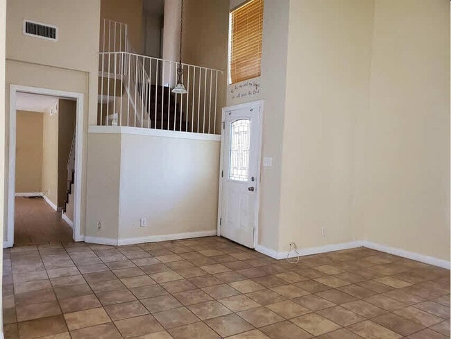Building Photo - 36818 Little Leaf Dr