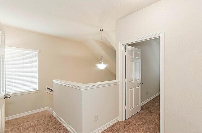 Building Photo - 64 Woodland Hills Dr