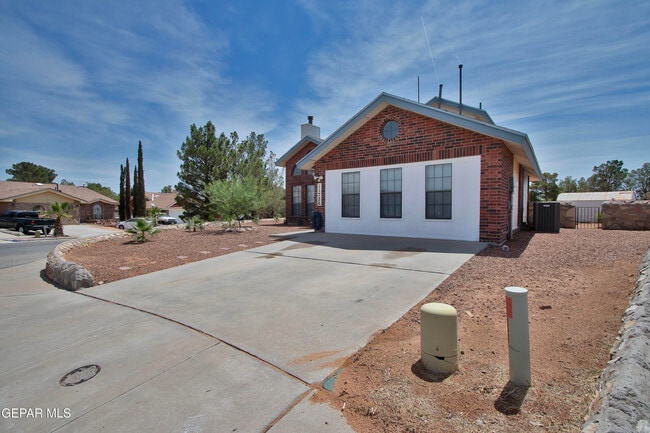 Building Photo - 11726 Stone Castle Dr
