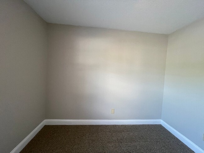 Building Photo - 2bd/1.5ba Townhome super close to CMC, HGT...