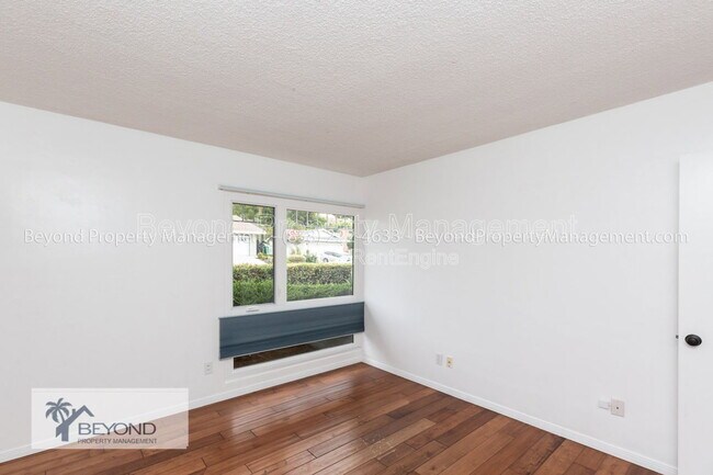 Building Photo - 6536 Avenida Manana