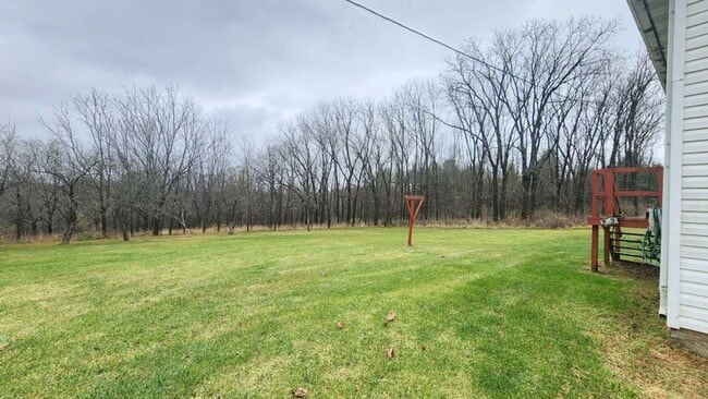 Building Photo - 3+ Bed Home Available with Garage