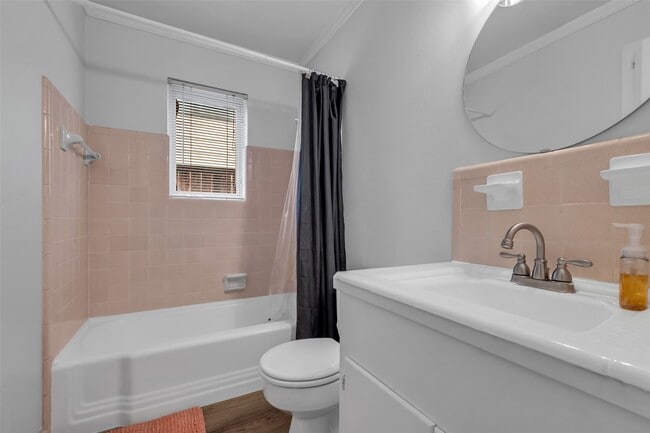 Building Photo - 8821 Dunlap St