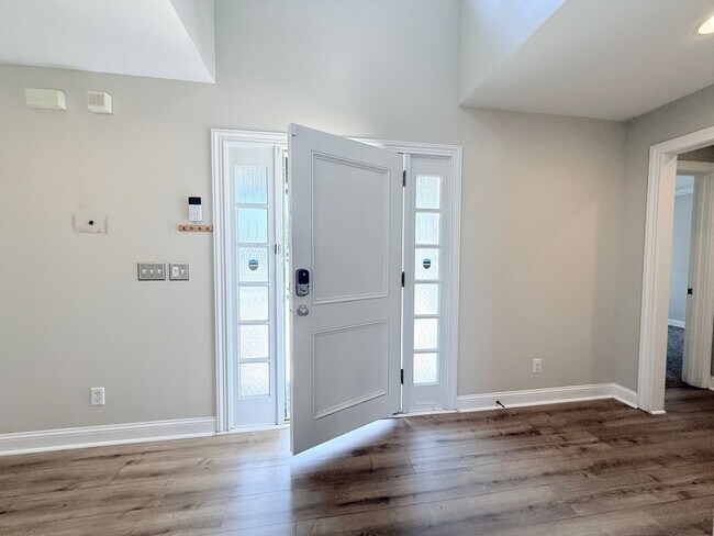 Building Photo - 5511 La Moya Ave