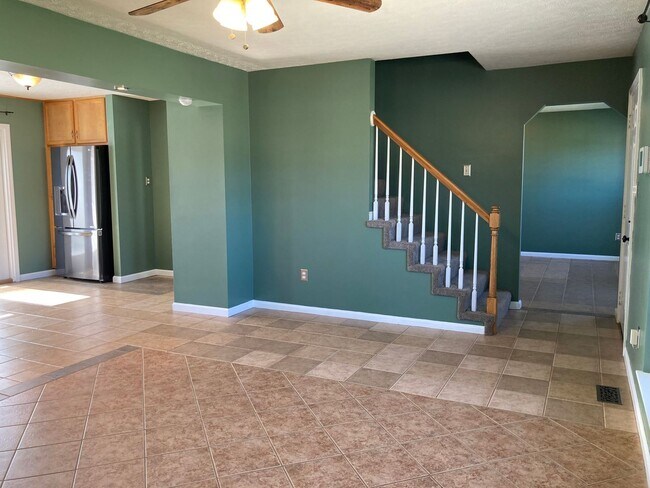 Building Photo - 812 Edgebrook Dr