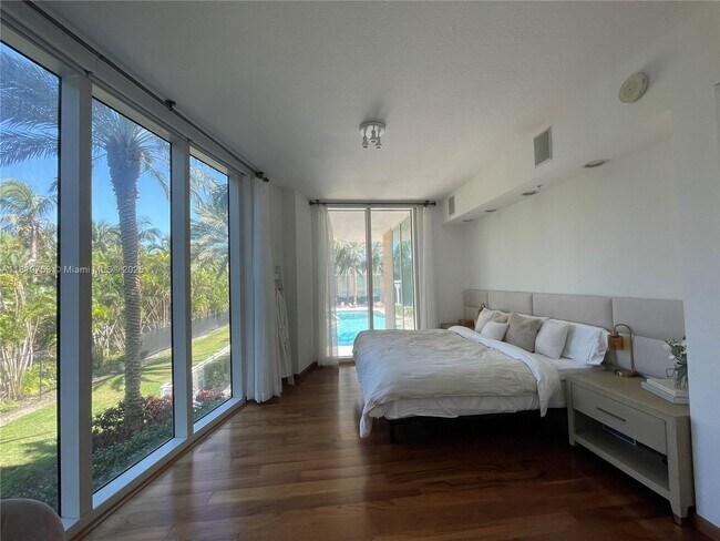 Building Photo - 1745 E Hallandale Beach Blvd