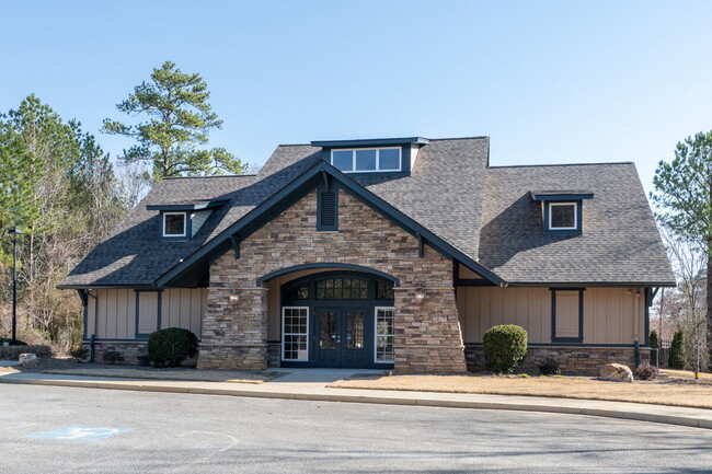 Building Photo - "Charming 3-Bed Home in Kennesaw with Gran...