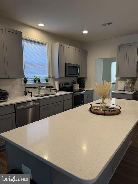 Building Photo - 117 Station Terrace E