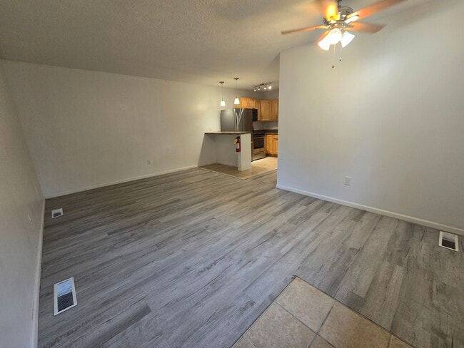 Building Photo - 811 Marvin St