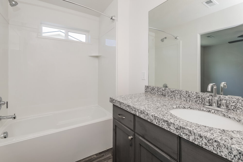 Building Photo - 4762 E Lk Cor Dr