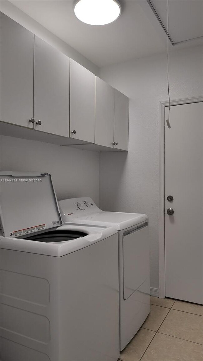 Building Photo - 3265 SW 153rd Pl