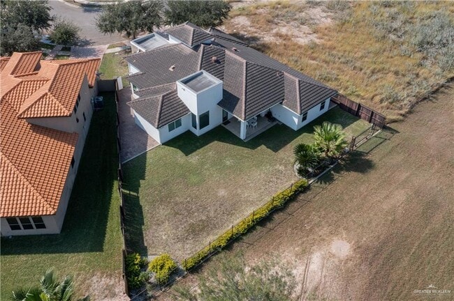 Building Photo - 26 El Jardin St