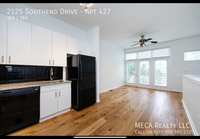 Building Photo - 2125 Southend Dr