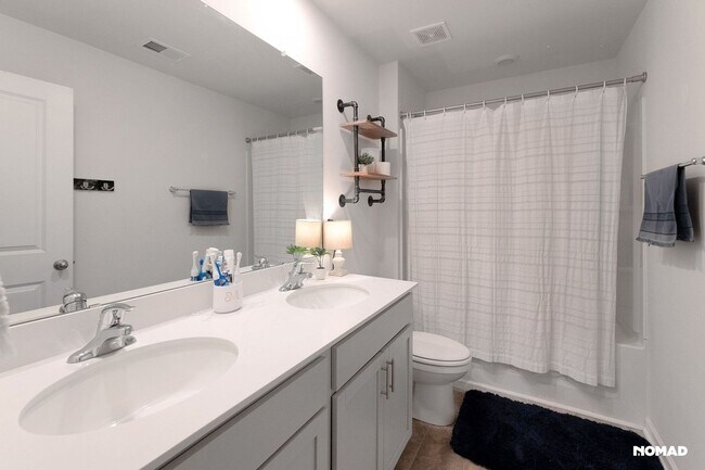 Building Photo - Spacious 4BR House in Piedmont