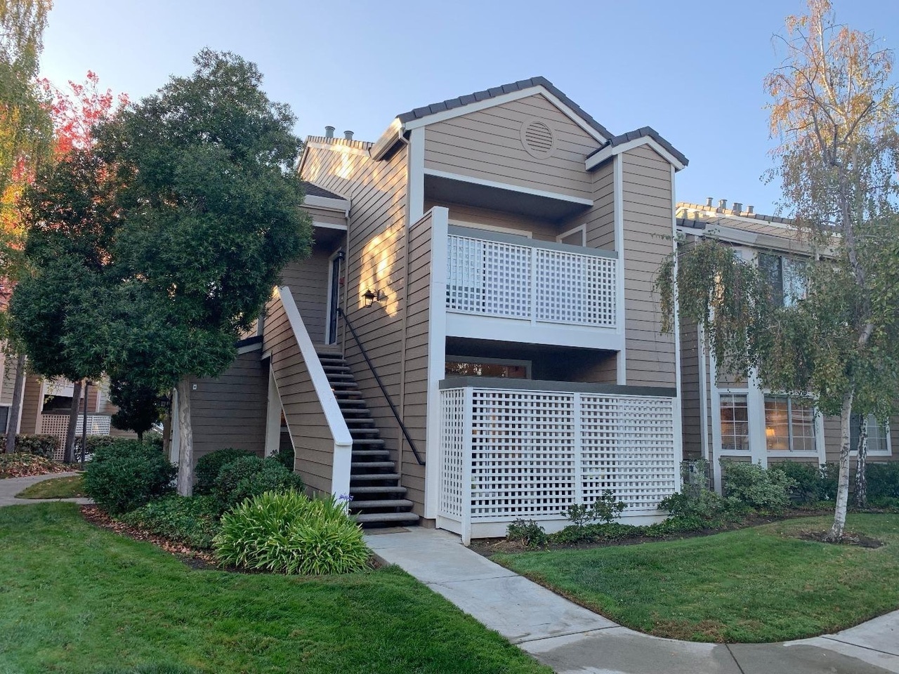 Outside View - 929 Lake Tahoe Ct