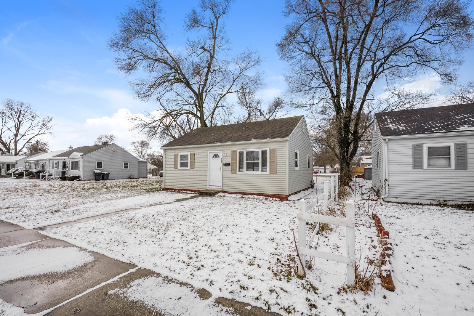 Building Photo - 233 N Wellington St