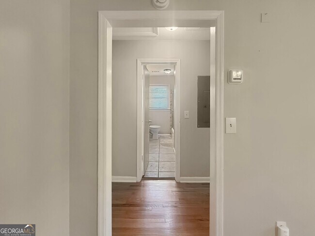 Building Photo - 514 Clover Dr