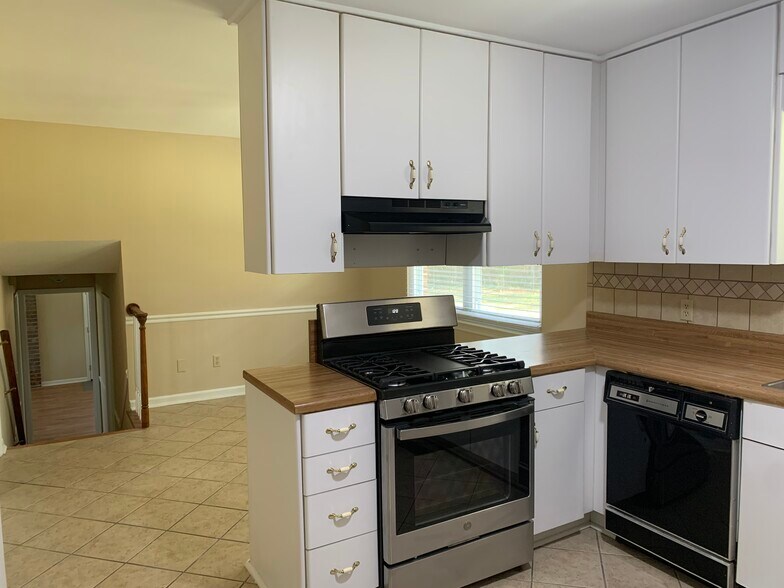 Building Photo - 3085 Speicher Cir