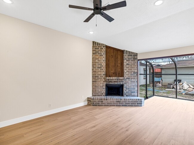 Building Photo - 9254 Autumnsong Dr