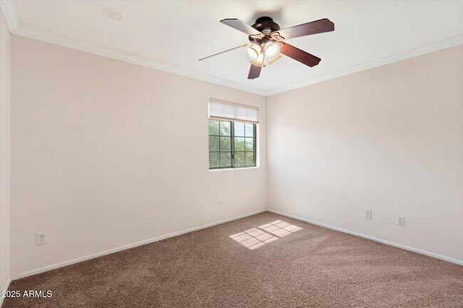 Building Photo - 2314 E Paraiso Dr