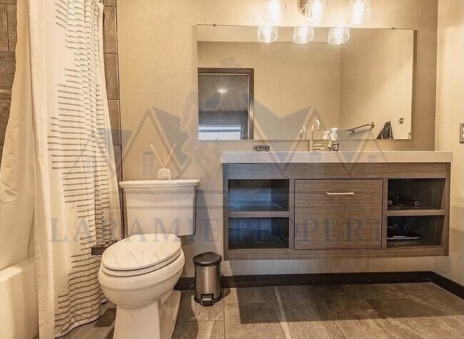 Building Photo - 1706 Palmer Dr